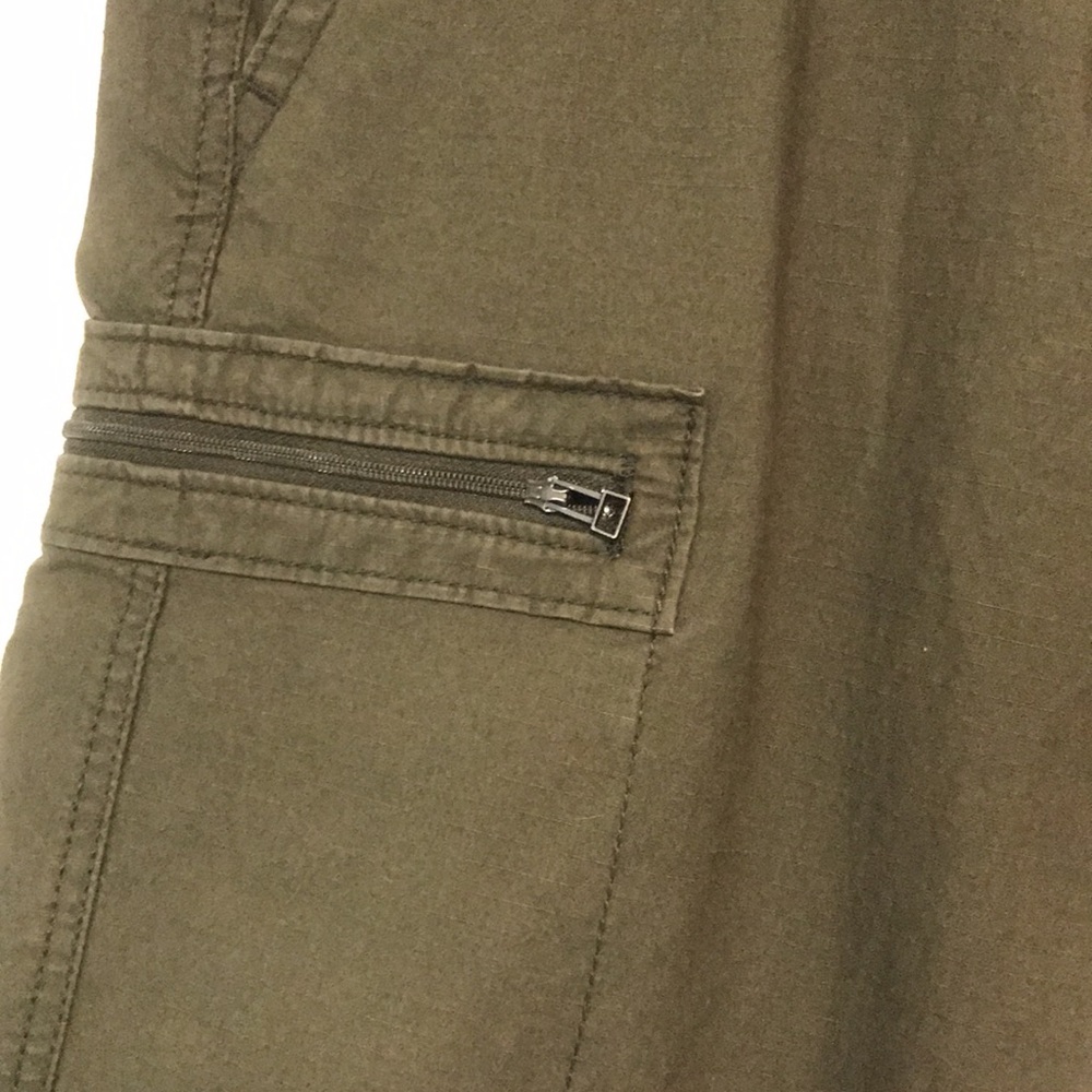 NEW Denizen Levi’s Cargo Shorts. W30‎ - Picture 3 of 8